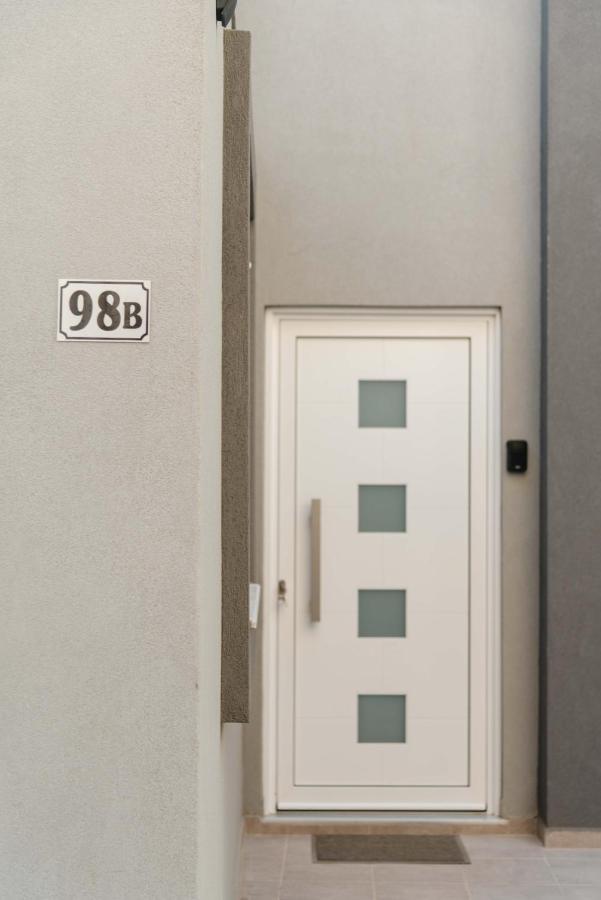 Stylishly Decorated House - Free Private Parking! Apartment Heraklion  Ngoại thất bức ảnh